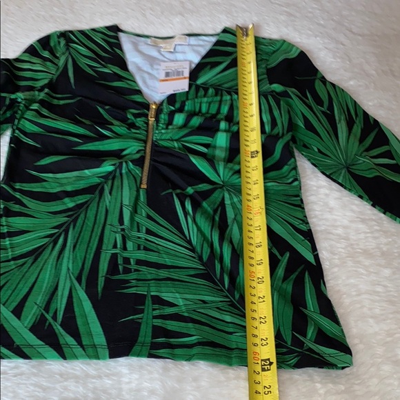 NWT Tropical Leaf Print “Palmeto Green” Michael KORS Top with Gold Zipper Sz S - Picture 5 of 12